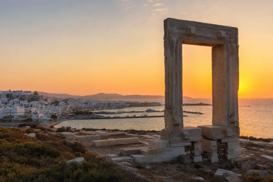 Naxos or Paros (2–3)